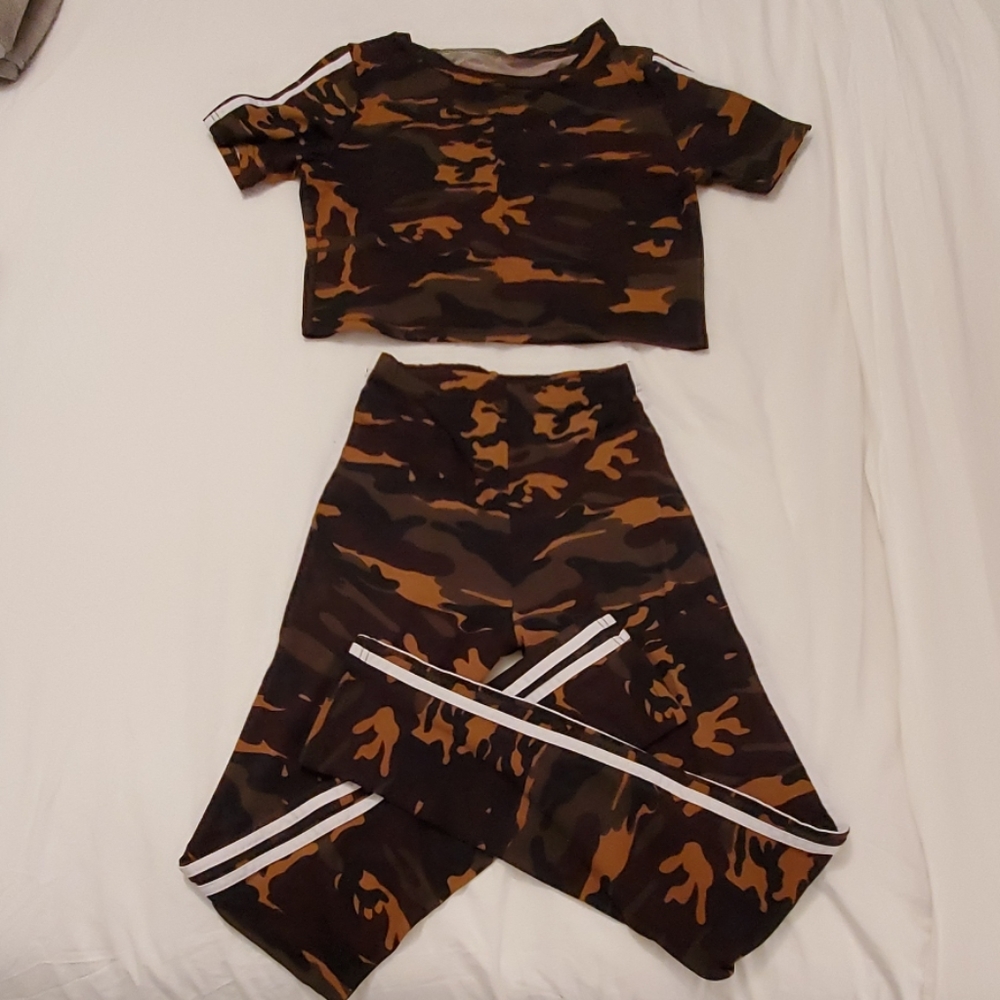 Leggings and crop top army set